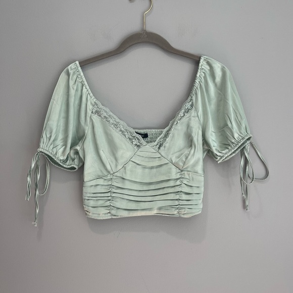 Forever 21 Mint Green Cropped Blouse - Picture 1 of 3